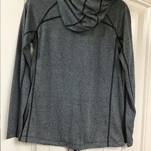 Grey / blackish Threadborne hooded shirt